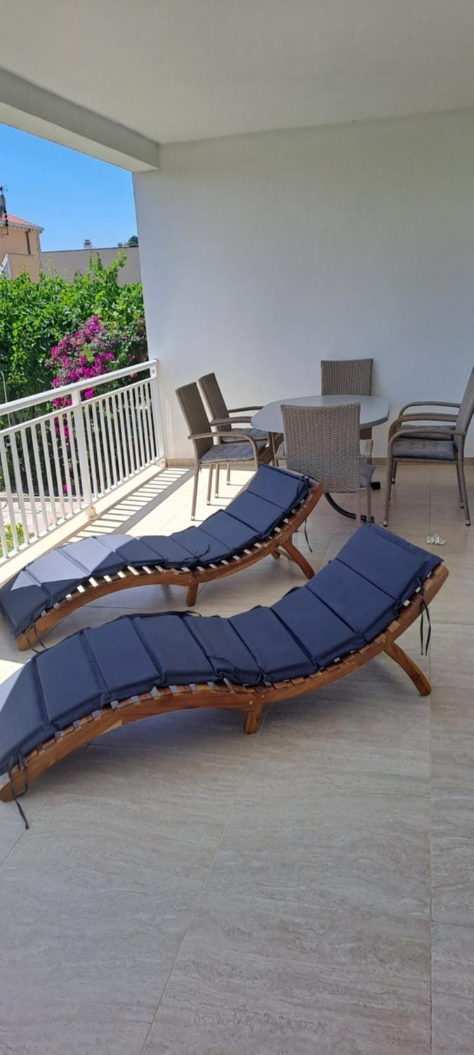 Balcony/Terrace, sunbed