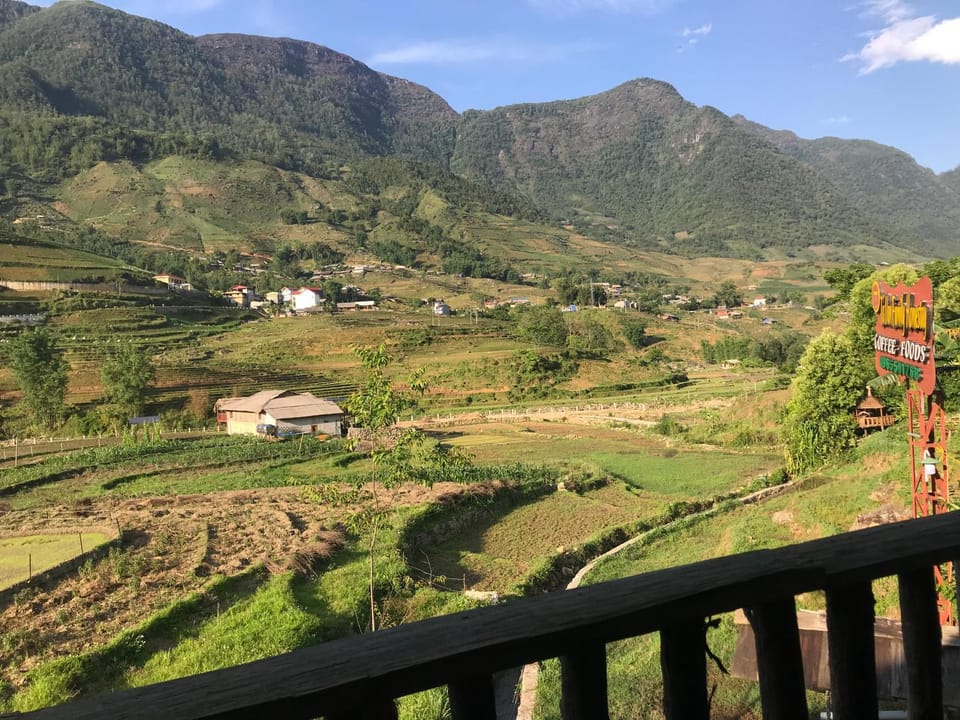 Natural landscape, Balcony/Terrace, Garden view, Mountain view, Swimming pool
