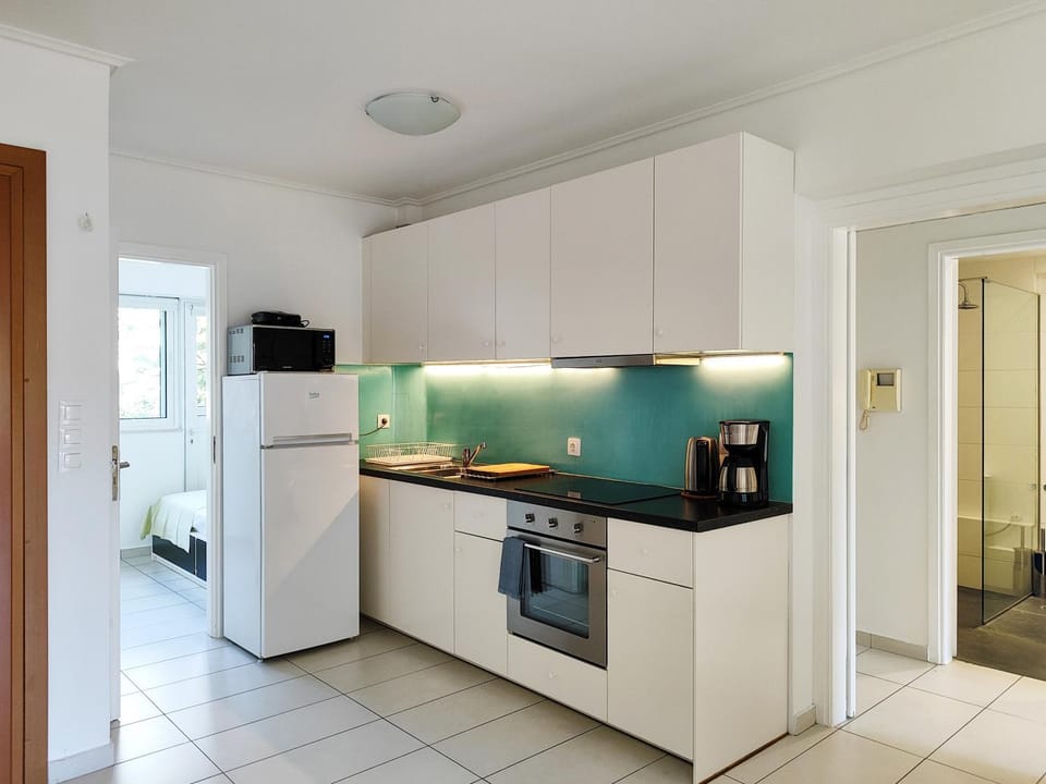Coffee/tea facilities, Kitchen or kitchenette, microwave, oven, toaster