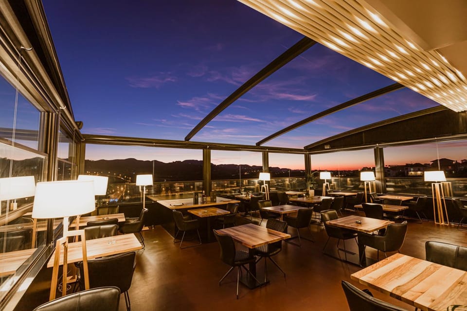 Restaurant/places to eat, Restaurant/places to eat