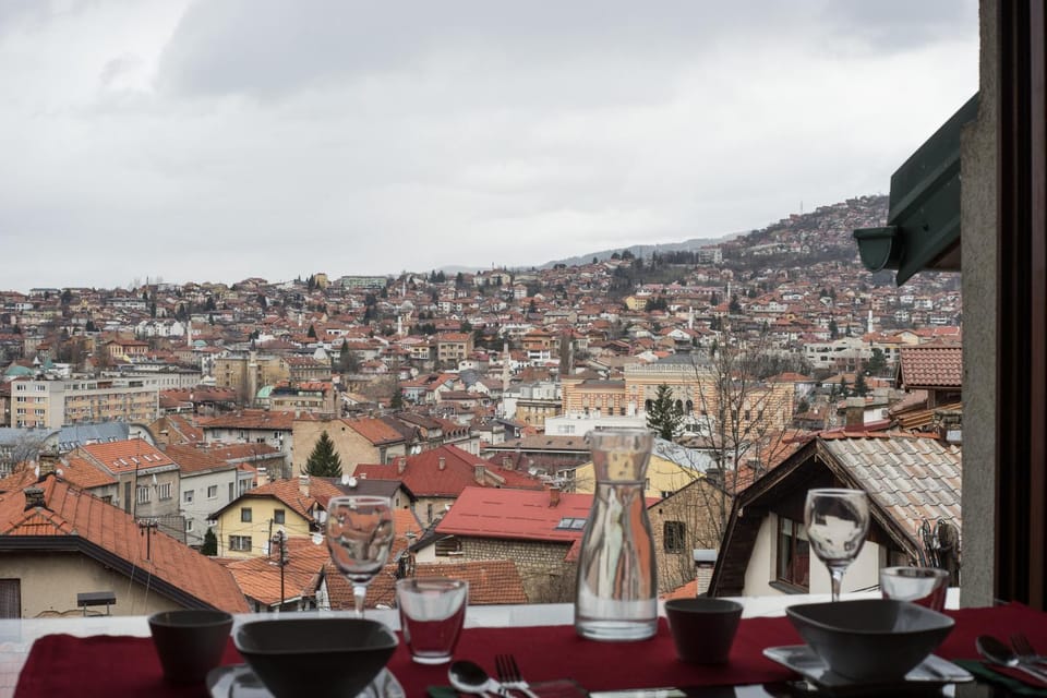 Seating area, Dining area, City view, Landmark view