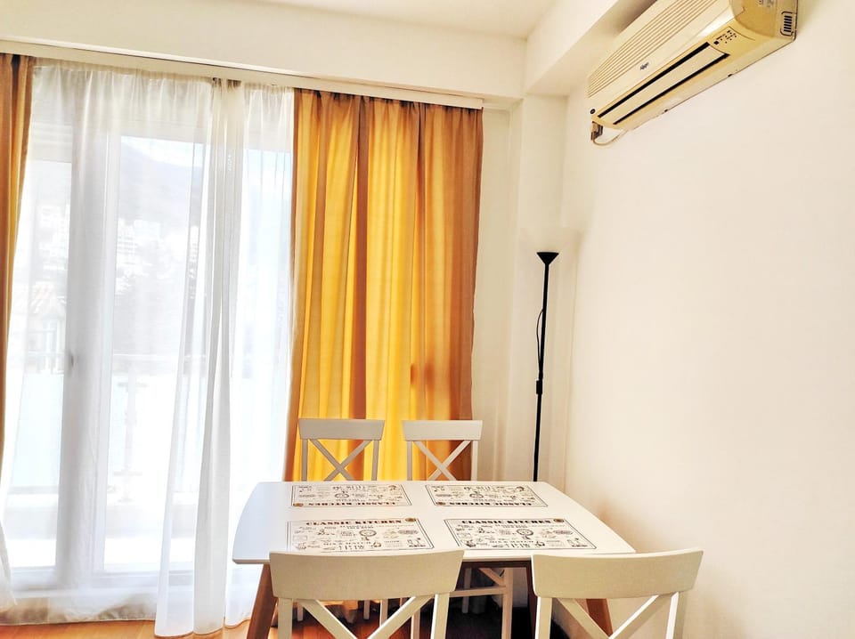 Dining area, air conditioner