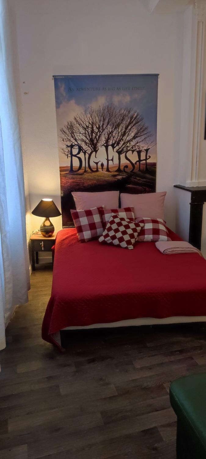 Bed, Photo of the whole room, Bedroom