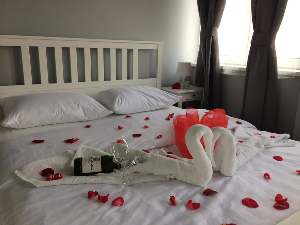 Bed, Decorative detail, Bedroom