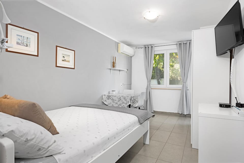 Studio Valkane PRIVATE GARDEN Apartment in Pula