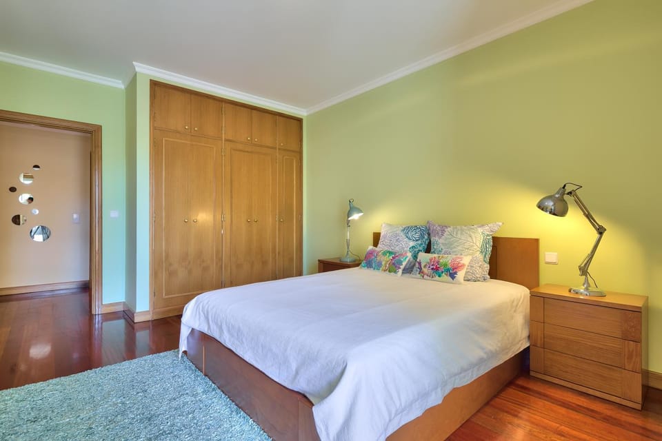 Spring, Day, Winter, Summer, Photo of the whole room, Decorative detail, Bedroom, Autumn, On site