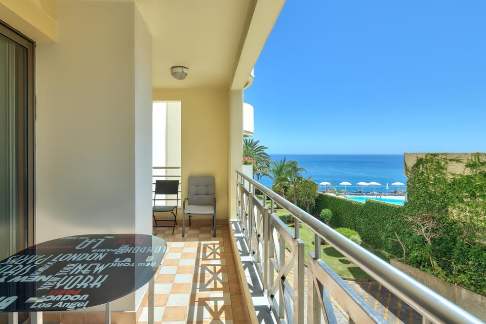 Spring, Day, Summer, View (from property/room), Balcony/Terrace, Decorative detail, Autumn, On site, Sea view