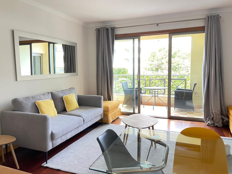 View (from property/room), Balcony/Terrace, Living room, Seating area