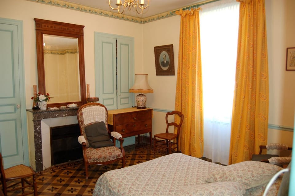 Le Mas Ferrand Bed and Breakfast in Graveson