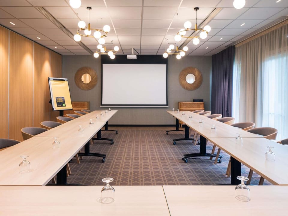 Meeting/conference room