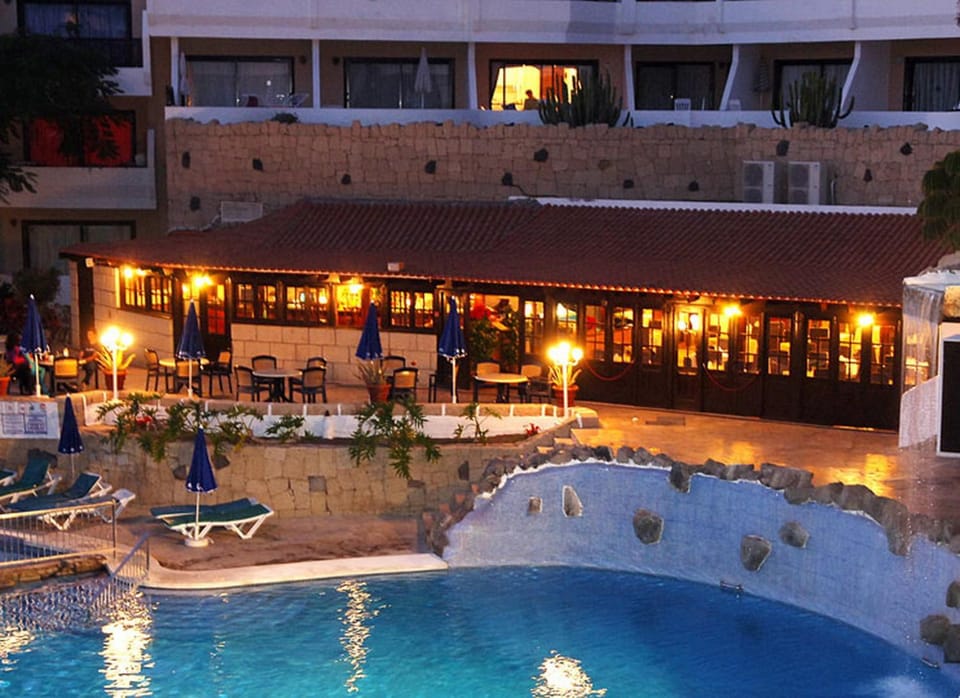 Nice apartment on the Golf Course by the beach Apartment in Abona