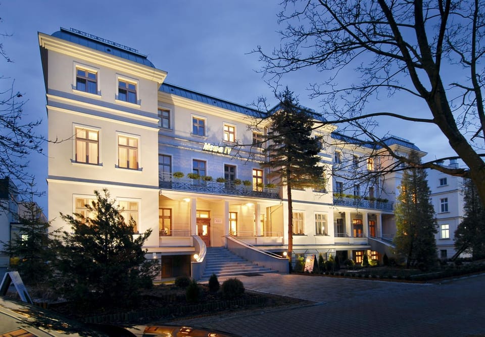 Property building, Facade/entrance