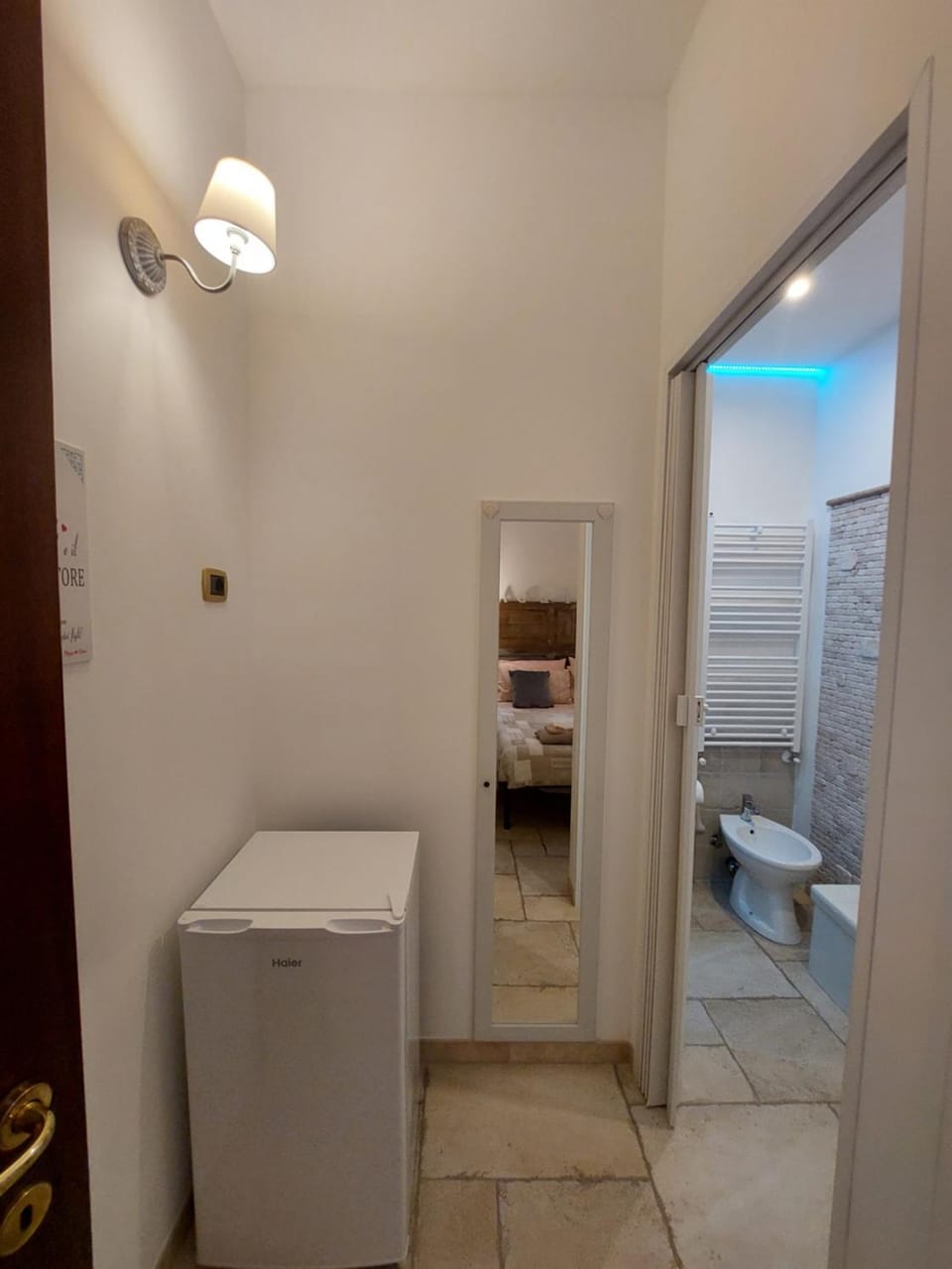 Shower, Toilet, Bathroom, Photo of the whole room, Bedroom, towels, Internal: Not applicable to any particular room