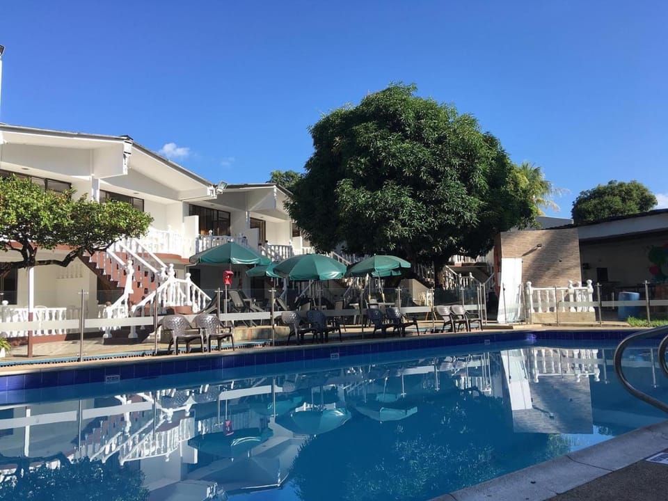 Property building, Swimming pool, Swimming pool