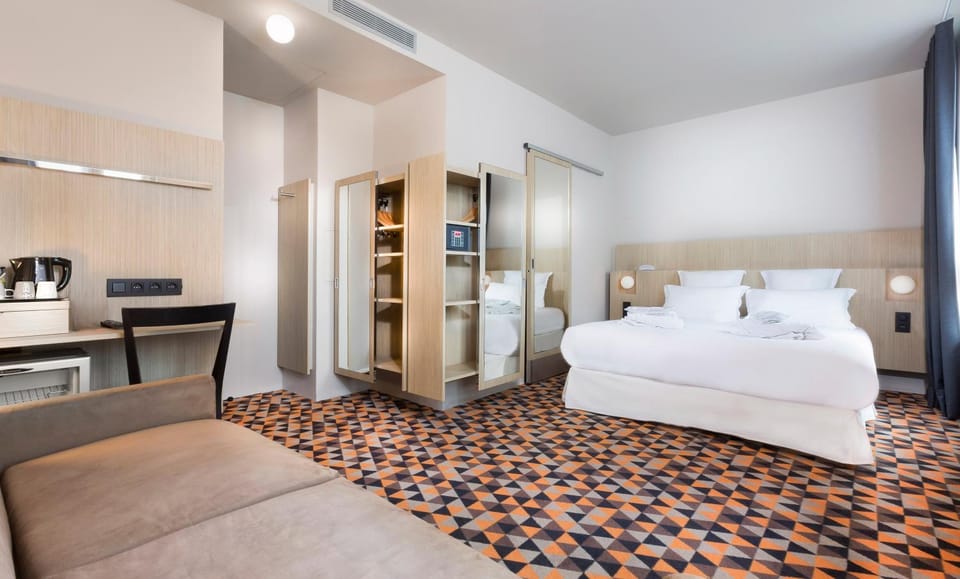 Bed, TV and multimedia, Photo of the whole room, Bedroom, air conditioner