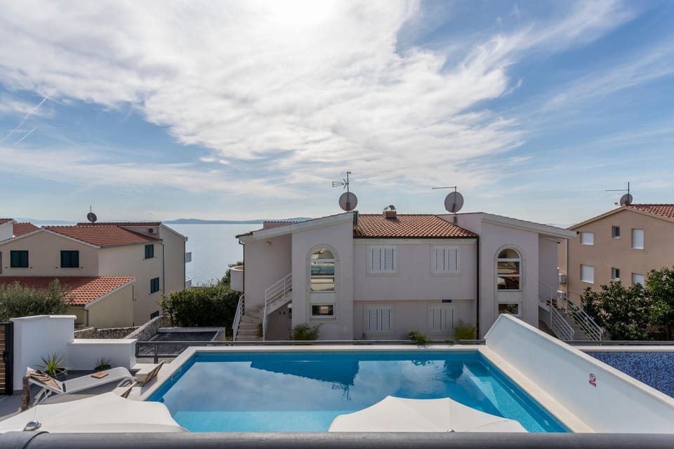 Pool view, Swimming pool