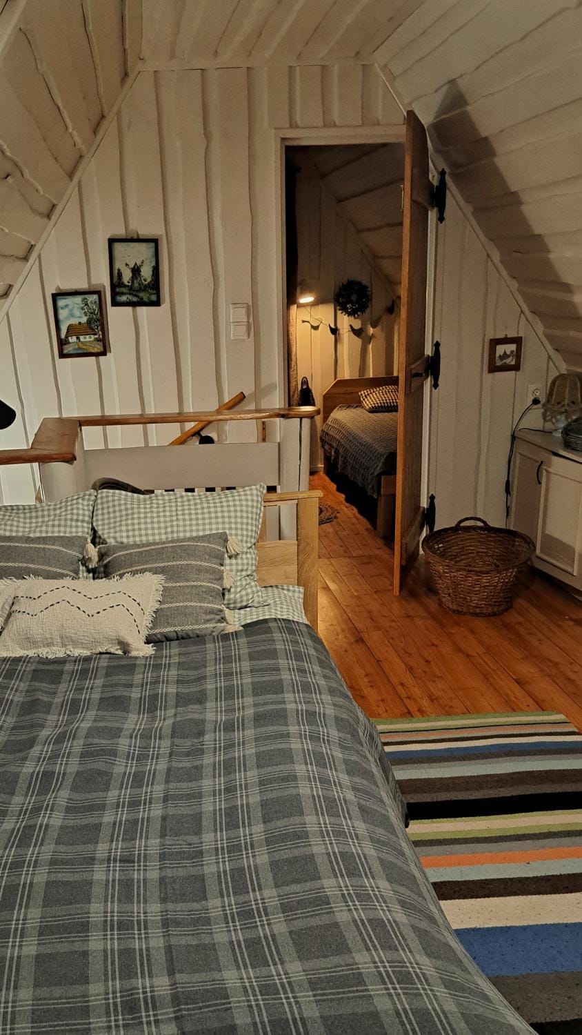 Photo of the whole room, Bedroom