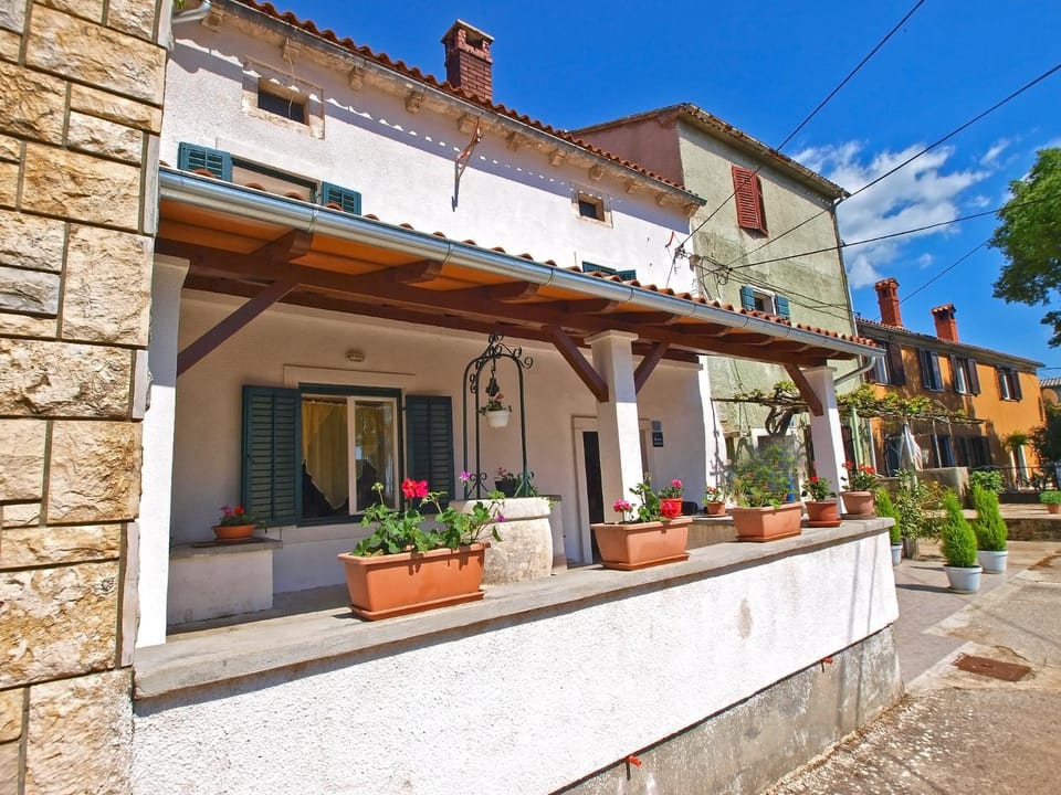 House Smoljanci 1009 House in Istria County