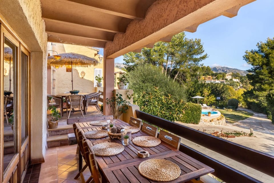Day, Natural landscape, View (from property/room), Balcony/Terrace, Living room, Seating area, Dining area, Garden view, Mountain view, Parking, internet