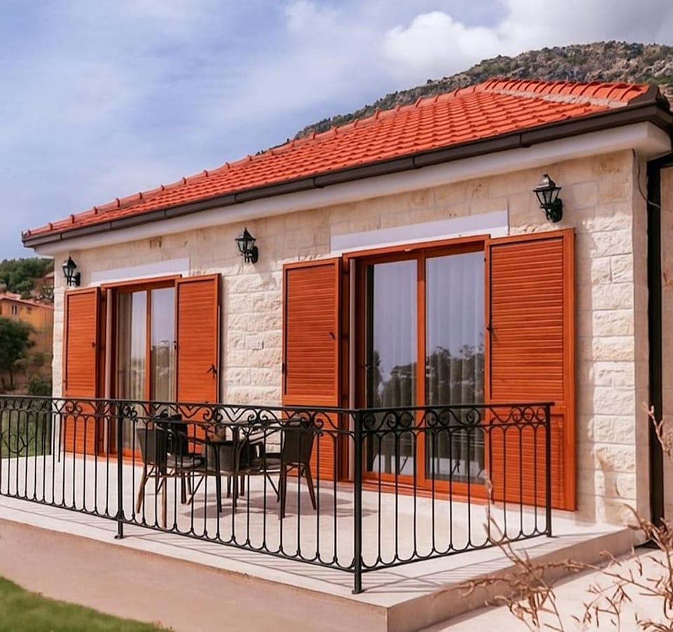 Property building, Balcony/Terrace