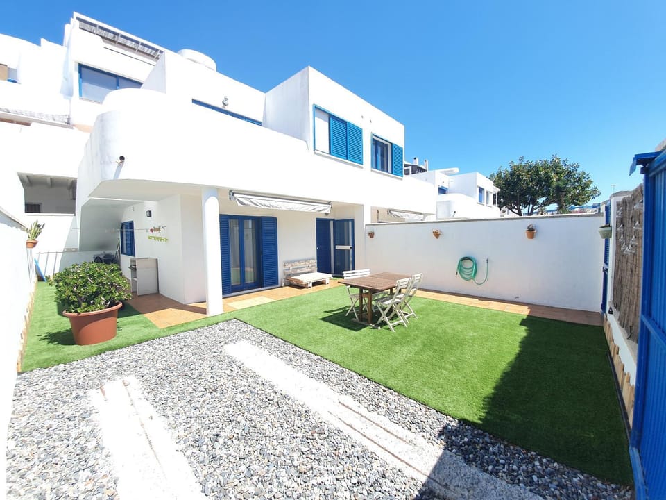 Patio, Facade/entrance, Garden