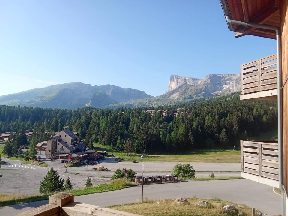 Nearby landmark, Natural landscape, Balcony/Terrace, Mountain view