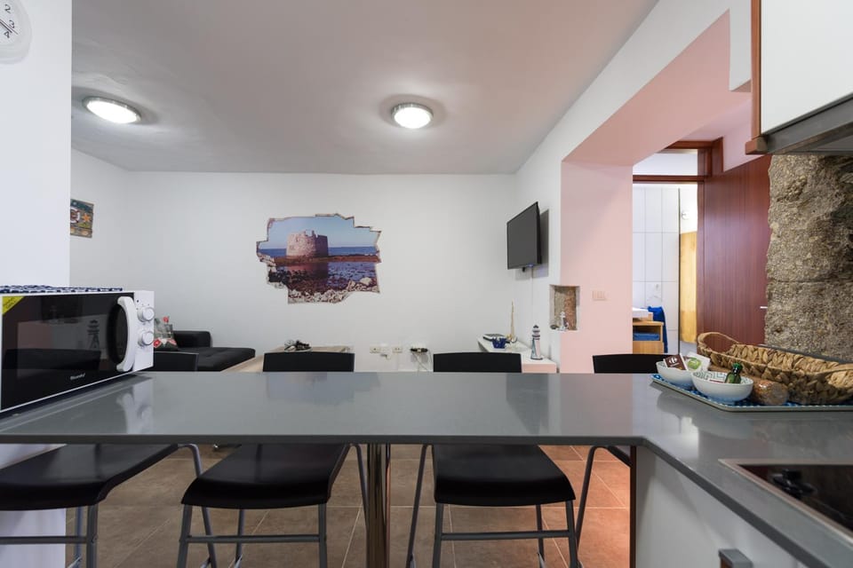 Kitchen or kitchenette, Living room