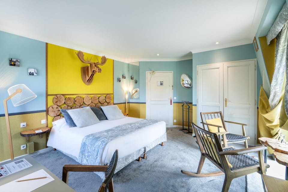 Bed, Photo of the whole room, Bedroom, Garden view