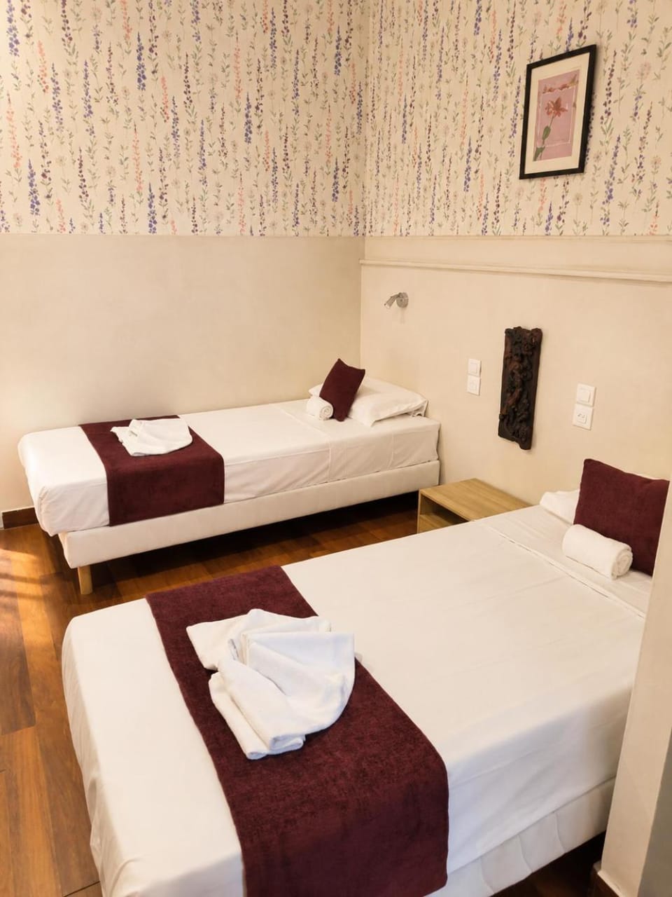 Bed, Bedroom, towels