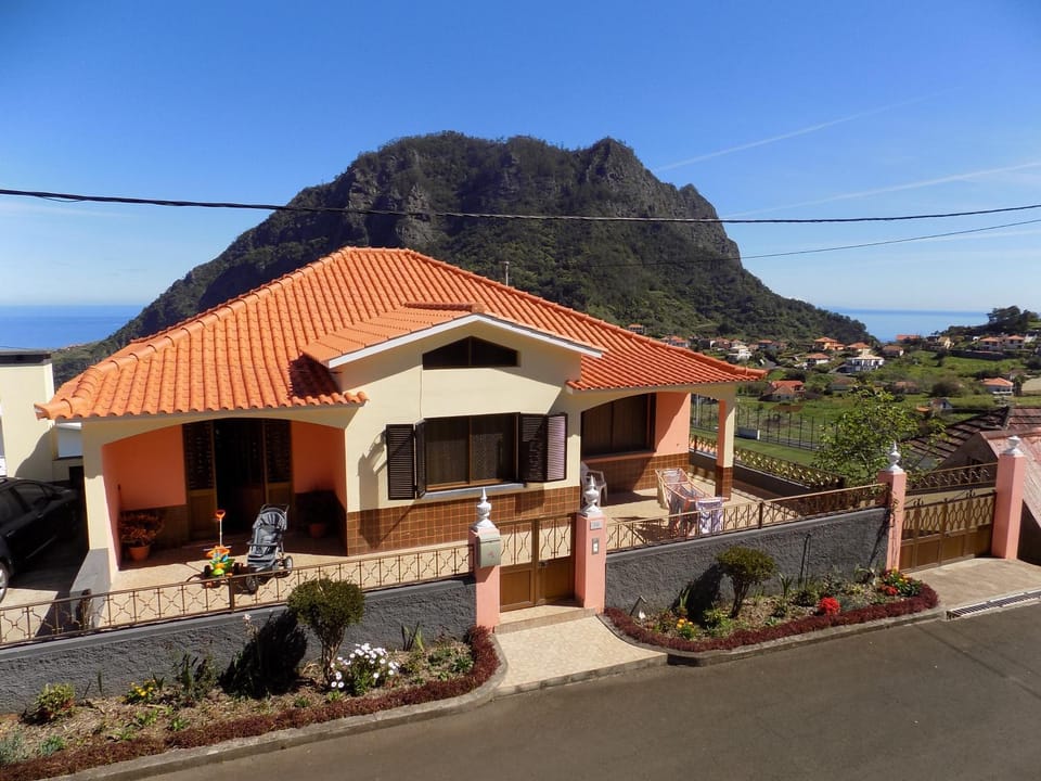 Property building, Patio, Facade/entrance, Bird's eye view, Lobby or reception, Mountain view, Sea view, Area and facilities