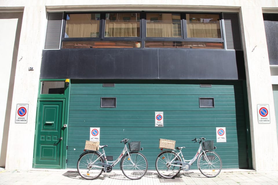 Property building, Facade/entrance, Cycling