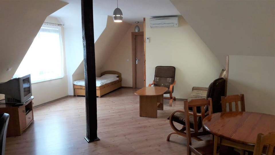 Living room, Photo of the whole room