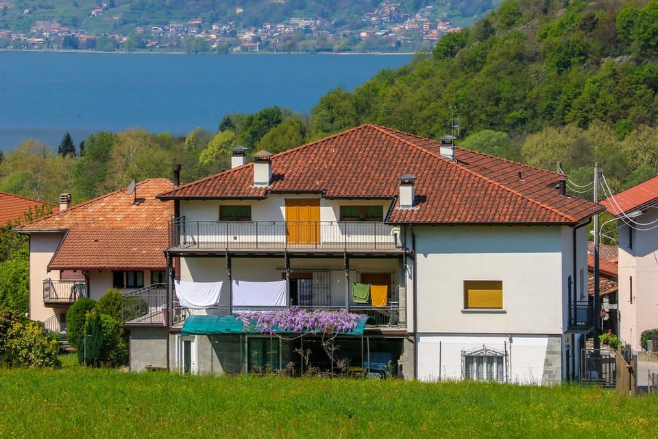 Property building, Spring, Natural landscape, Balcony/Terrace, Lake view