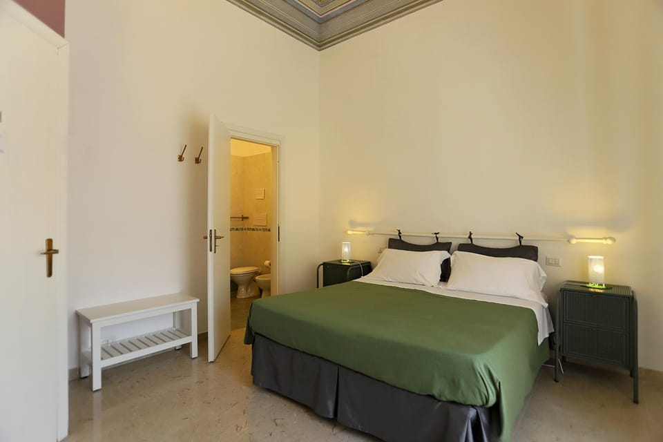 Bed, Bathroom, Balcony/Terrace, Photo of the whole room, Bedroom, hair dryier, heating, internet, towels, air conditioner