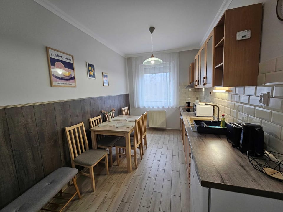 Zoli Apartmanok-Balcony Kölcsey 32 Apartment in Hungary