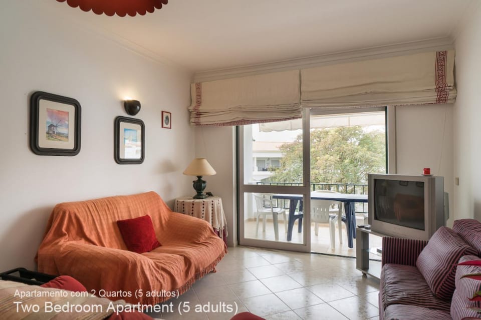 TV and multimedia, Balcony/Terrace, Living room, Seating area