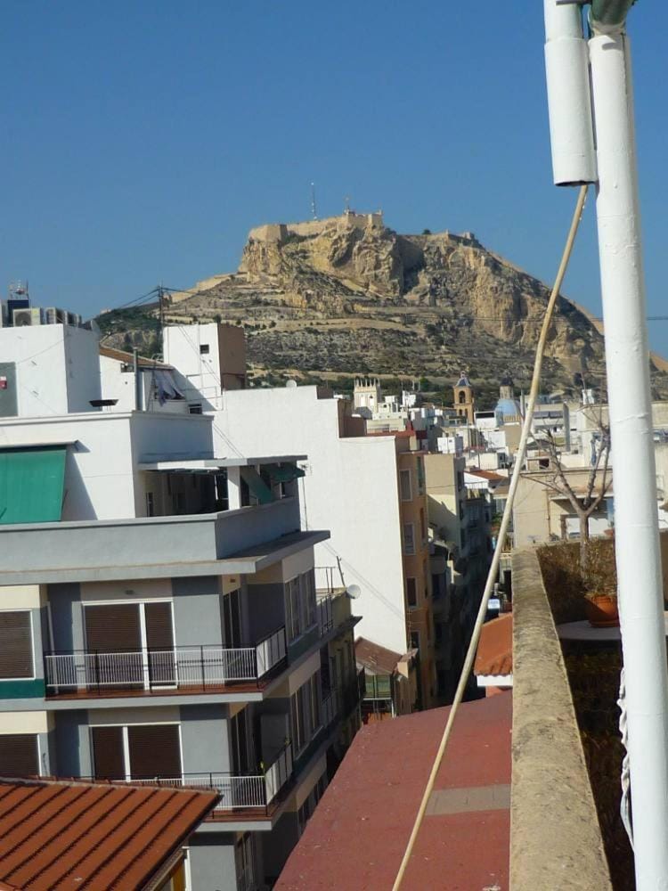 ÁTICO CÉNTRICO JUNTO A LA PLAYA Apartment in Alicante