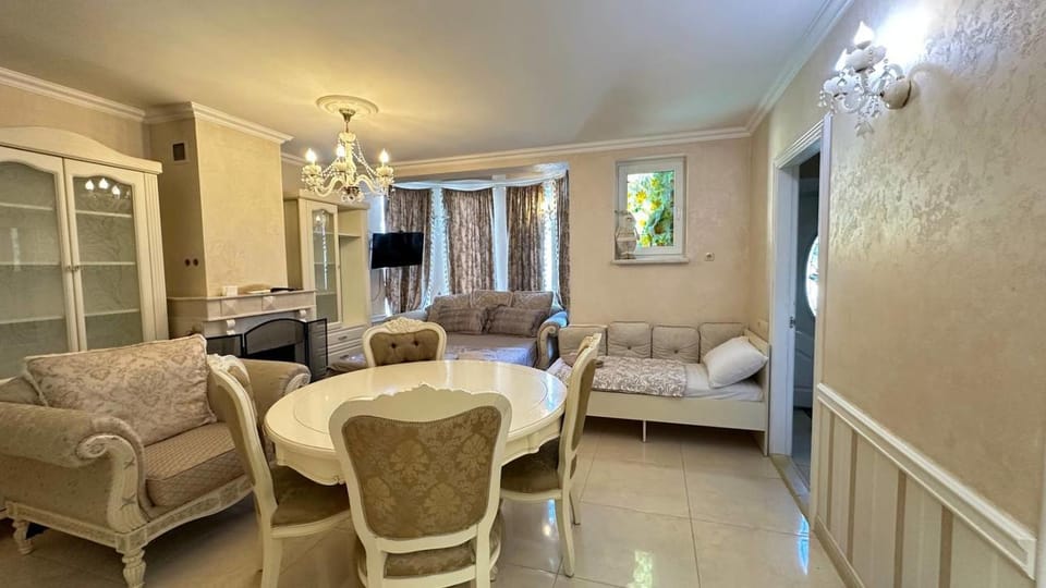 Living room, Dining area, Bedroom