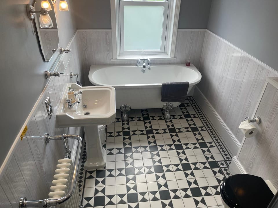 Toilet, Bathroom, Bath