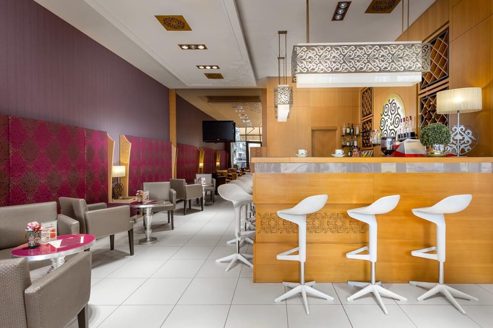 Lounge or bar