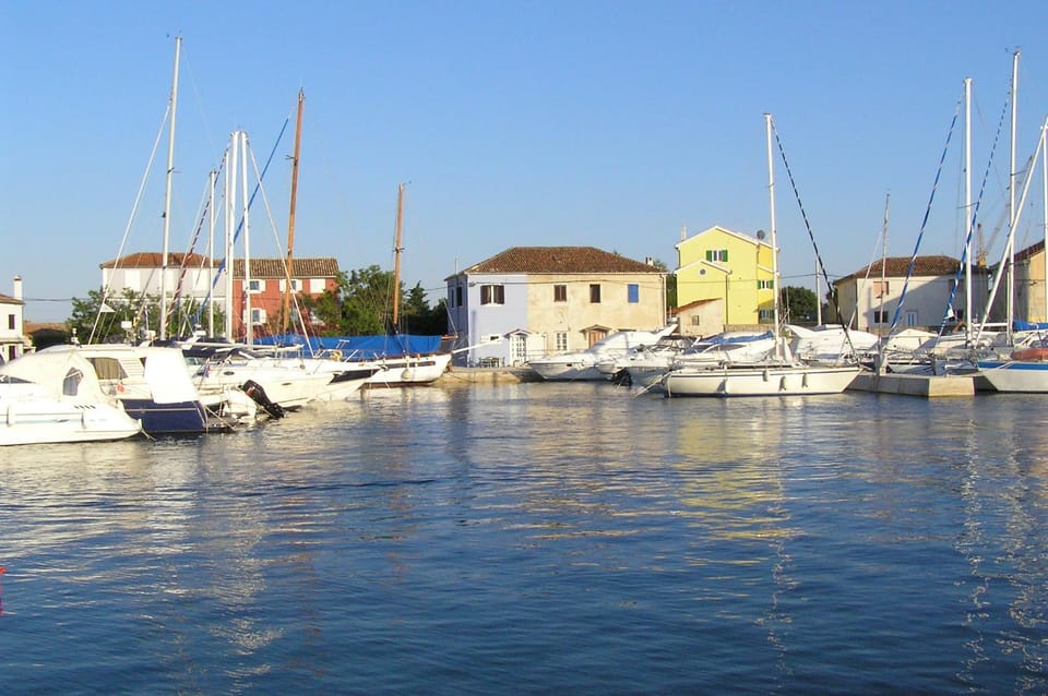 City view, Street view