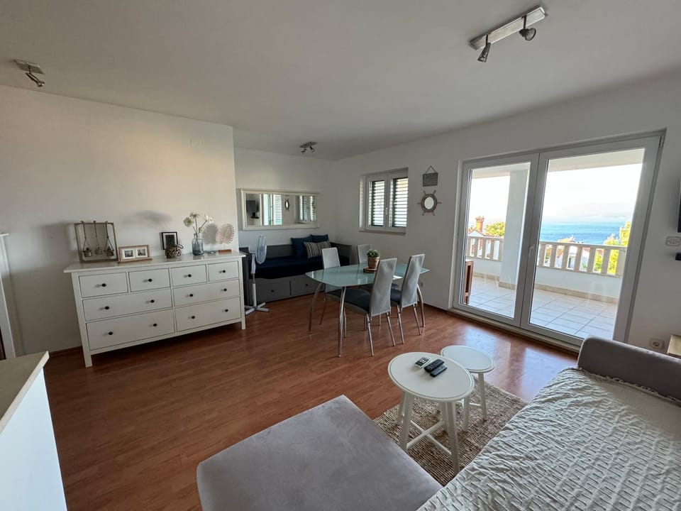 Stunning Views | Modern | Walk Everywhere | Bol House in Bol