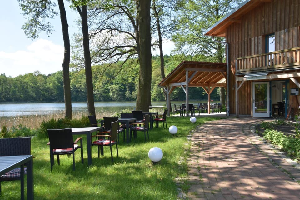 Seehaus Hartwigsdorf Bed and Breakfast in Mecklenburgische Seenplatte
