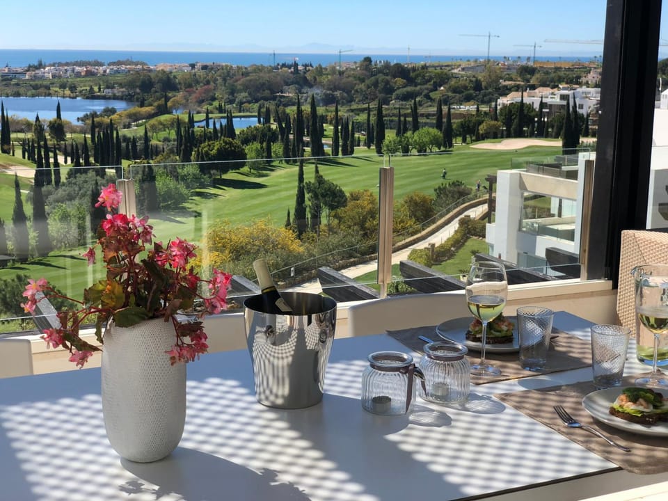 Golfcourse, On site