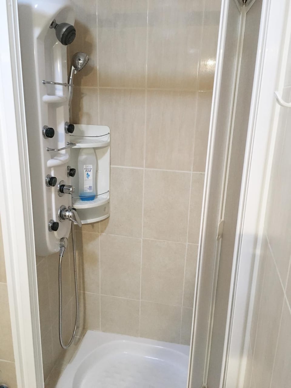 Shower, Toilet