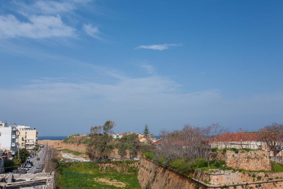 City view, Sea view