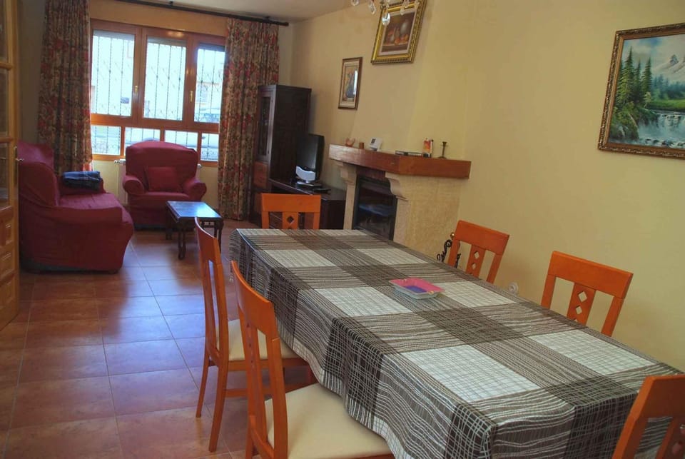 Communal lounge/ TV room