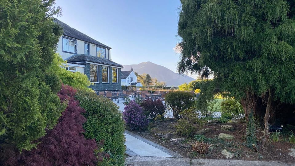 Property building, Spring, Day, Natural landscape, Garden, Garden view, Mountain view