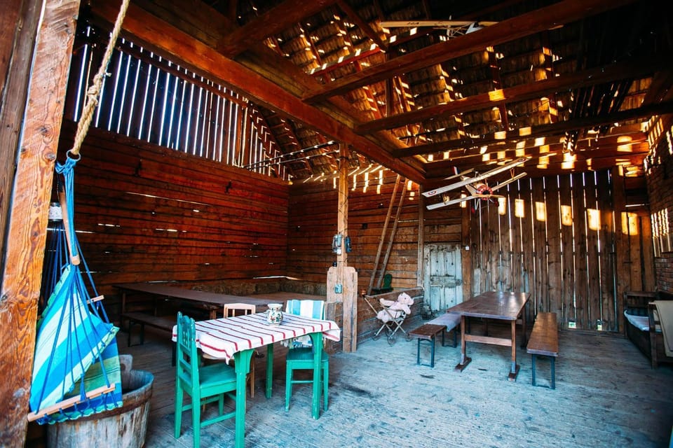Restaurant/places to eat, Communal lounge/ TV room, Lounge or bar