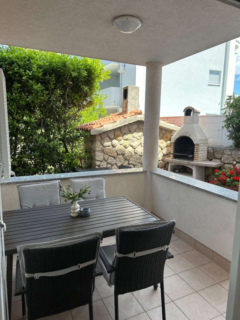 Day, BBQ facilities, Balcony/Terrace, Seating area